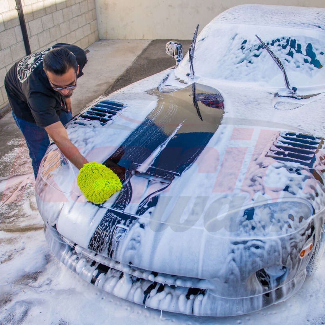 Black Light Hybrid Radiant Finish Car Wash Soap And Superior Surface Cleanser - CHEMICAL GUYS - KARIBWASH